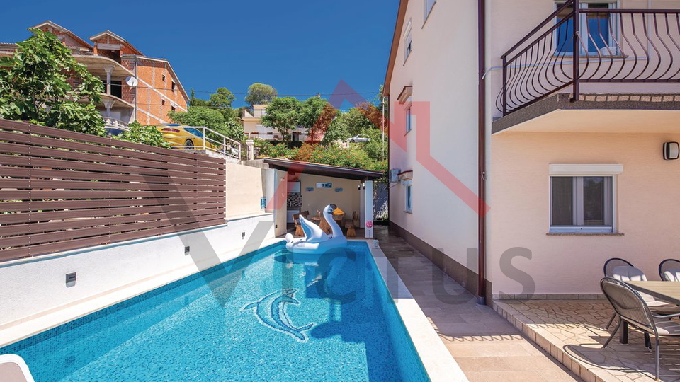 CRIKVENICA - casa con tre appartamenti, piscina e garage